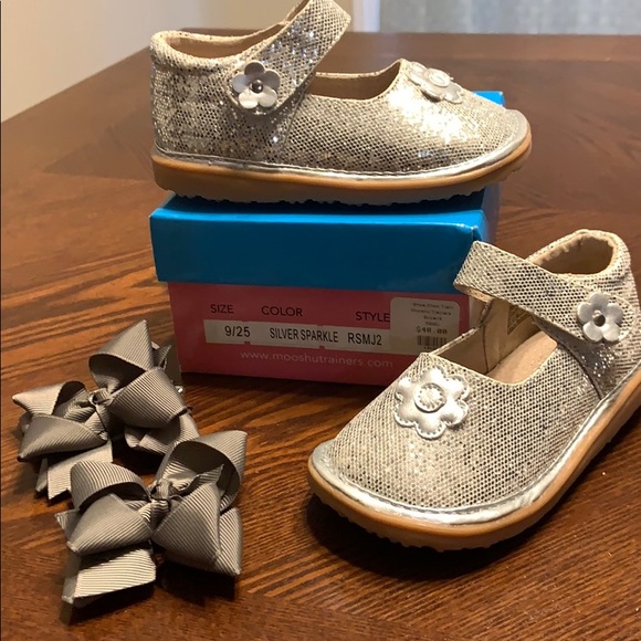 Mooshu Trainers toddler size 9 silver sparkle shoe - Picture 3 of 4